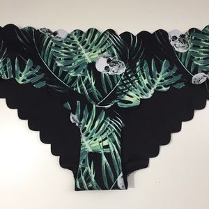 Skull print bathing suit bottoms!